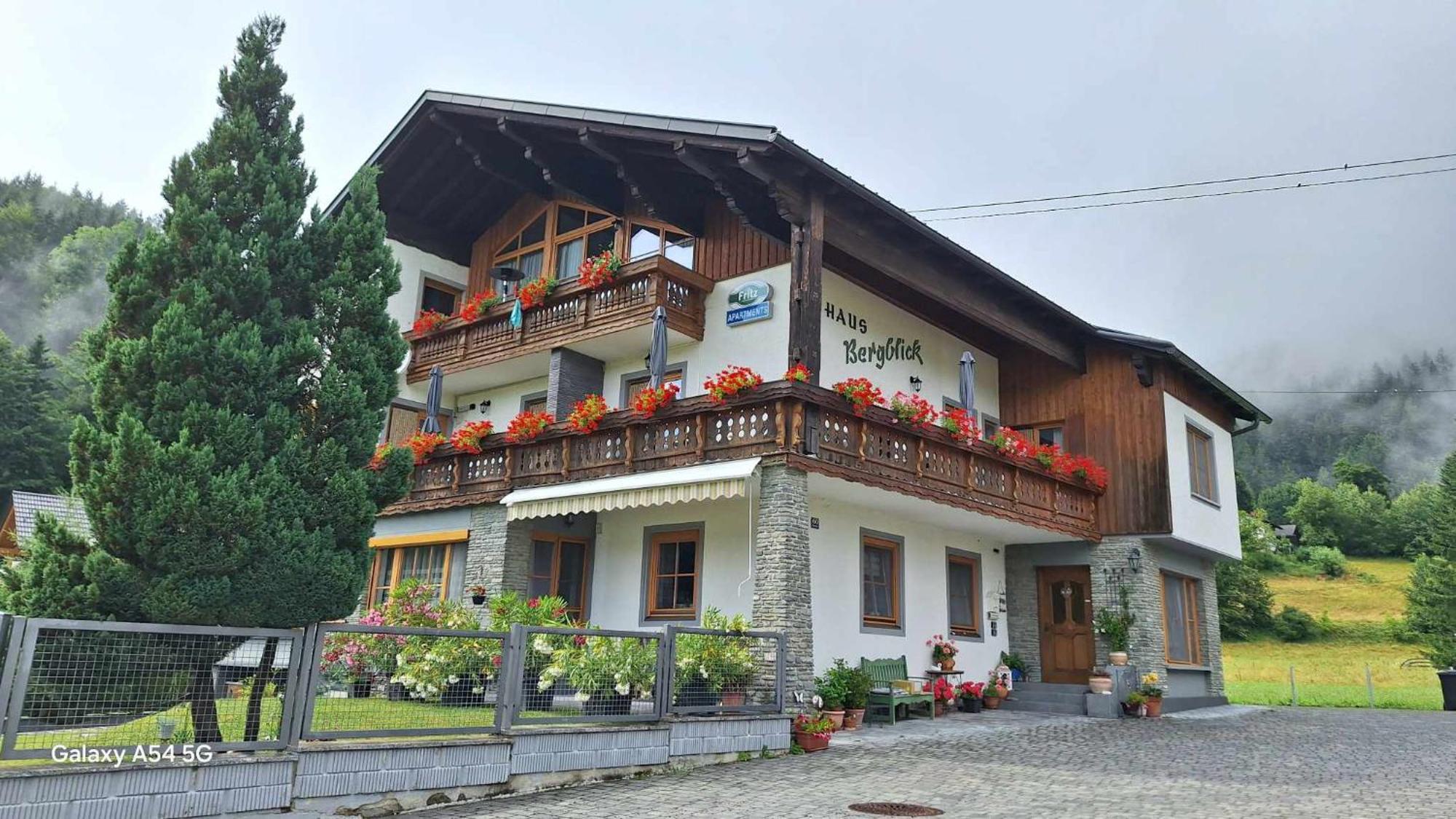 Fritz Apartments "Haus Bergblick" Хермагор Экстерьер фото